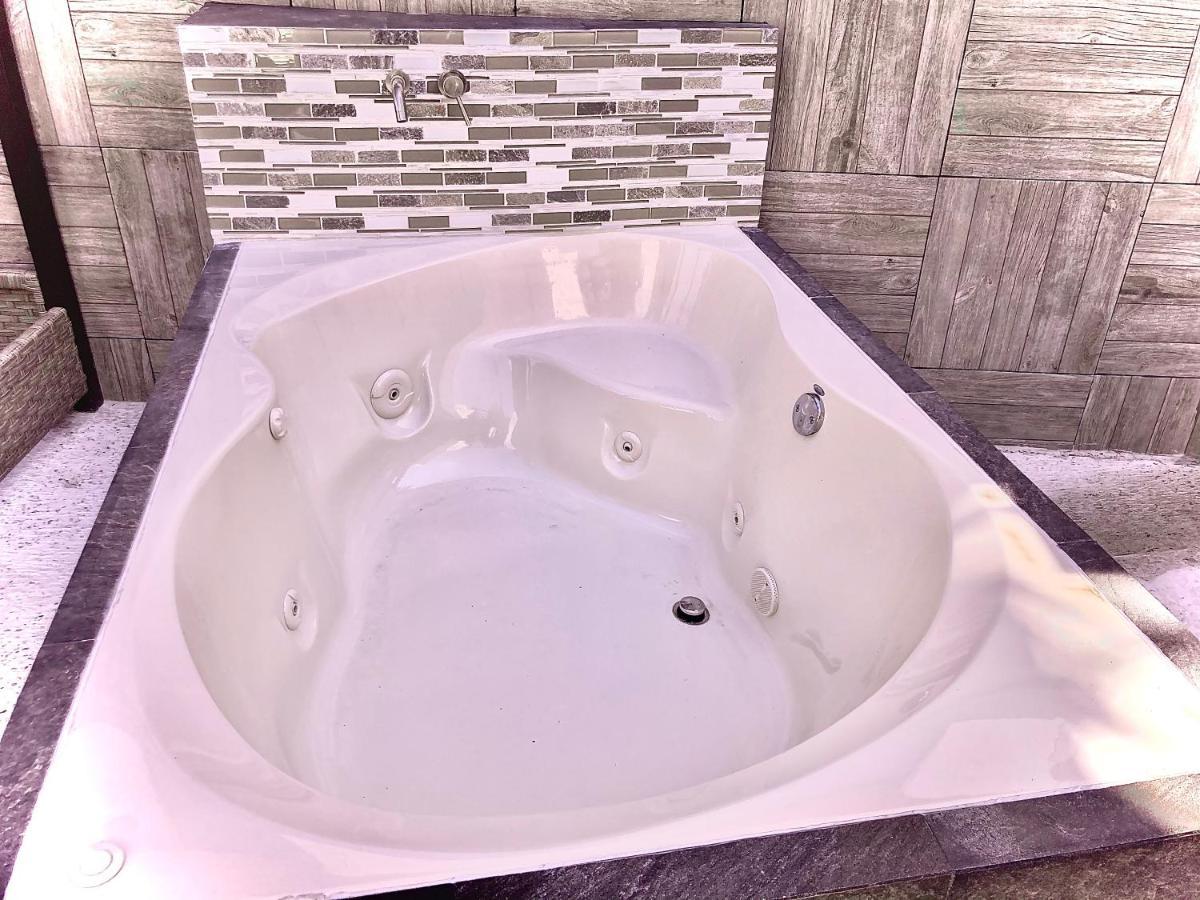 Apartament Loft Arte Y Diseno, Terraza, Asador, 3 Pantallas "Cuernavaca Somos El Unico Airbn Que Te Ofrece 2 Exclusivos Jacuzzis Profesionales Con Agua Caliente Y Sistema De Hidromasaje, Tipo Spa" Fraccionamiento Vigilancia 24 Horas Zewnętrze zdjęcie